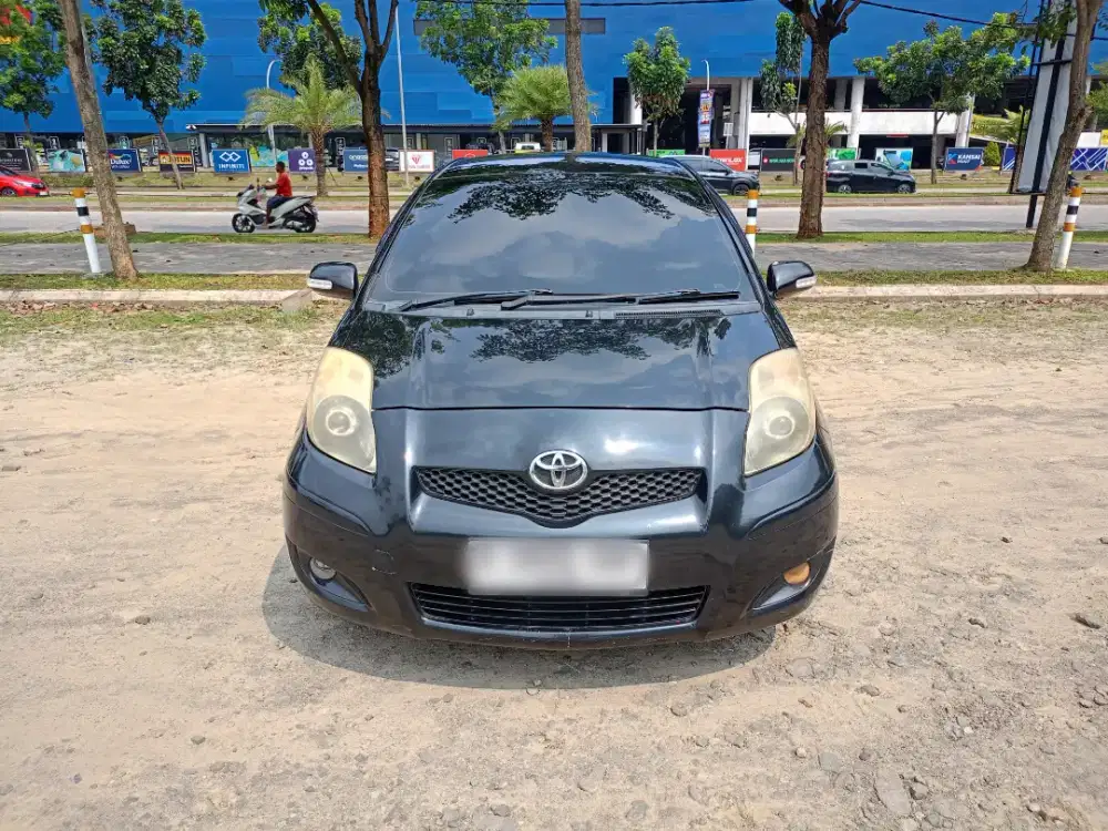 Toyota Yaris J 2010 MT