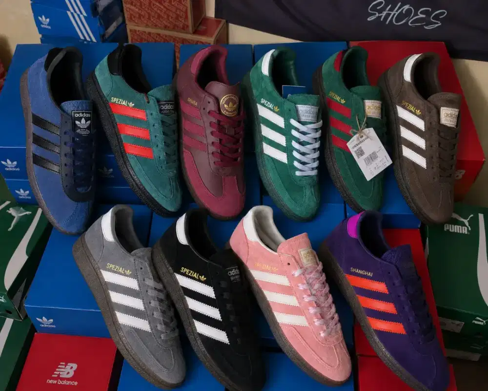 SEPATU ADIDAS GARIS TIGA