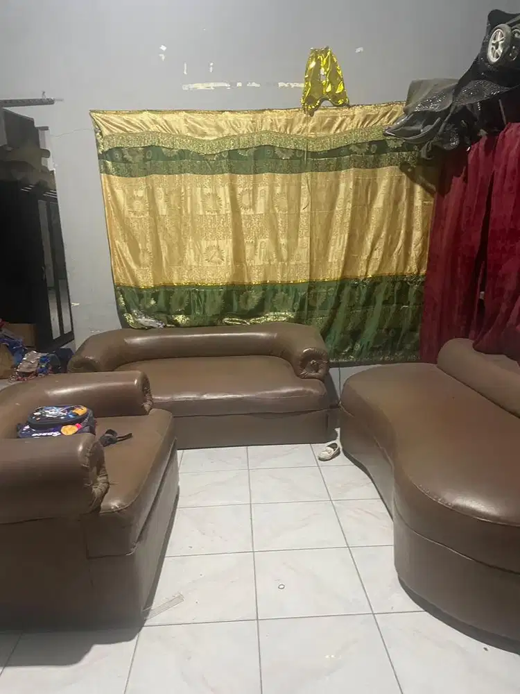 Sofa warna coklat