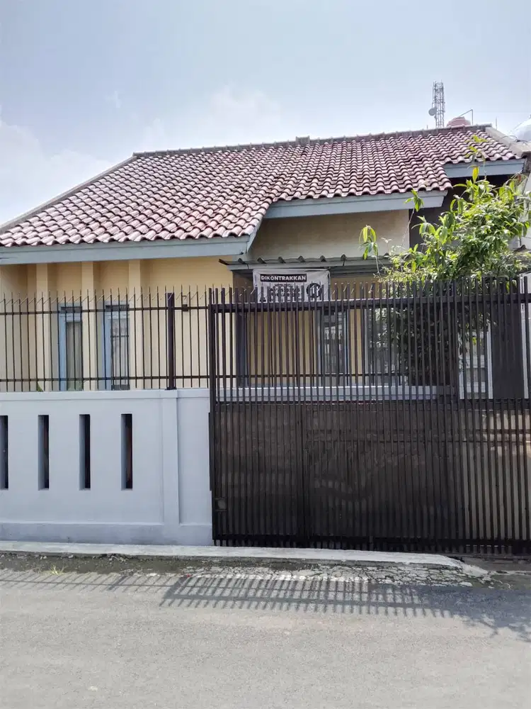 DISEWAKAN RUMAH SIAP HUNI BELAKANG TRANSMART BUAH BATU