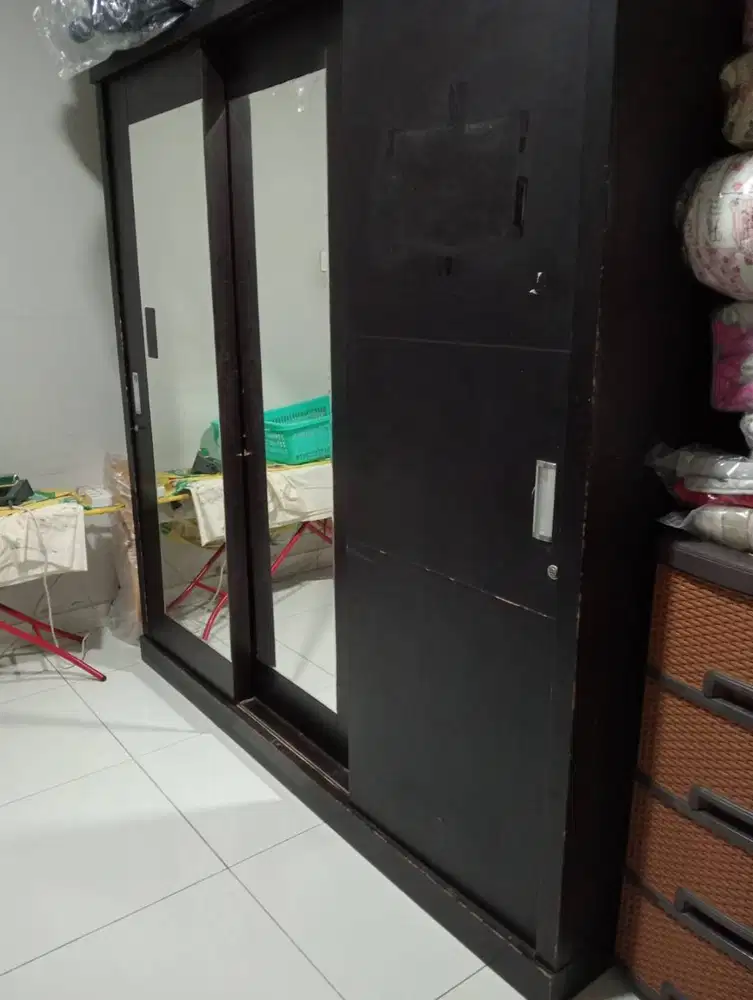 Lemari Besar dan Kasur single tahun 2019