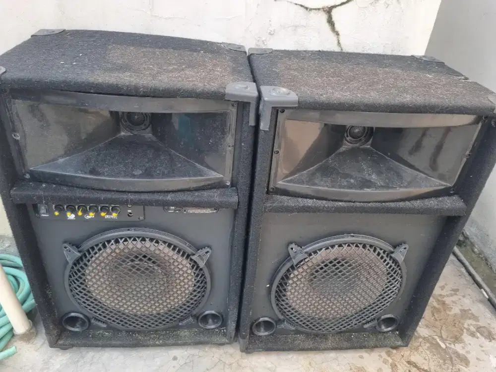 Speaker aktif bluetooth merk akatron
