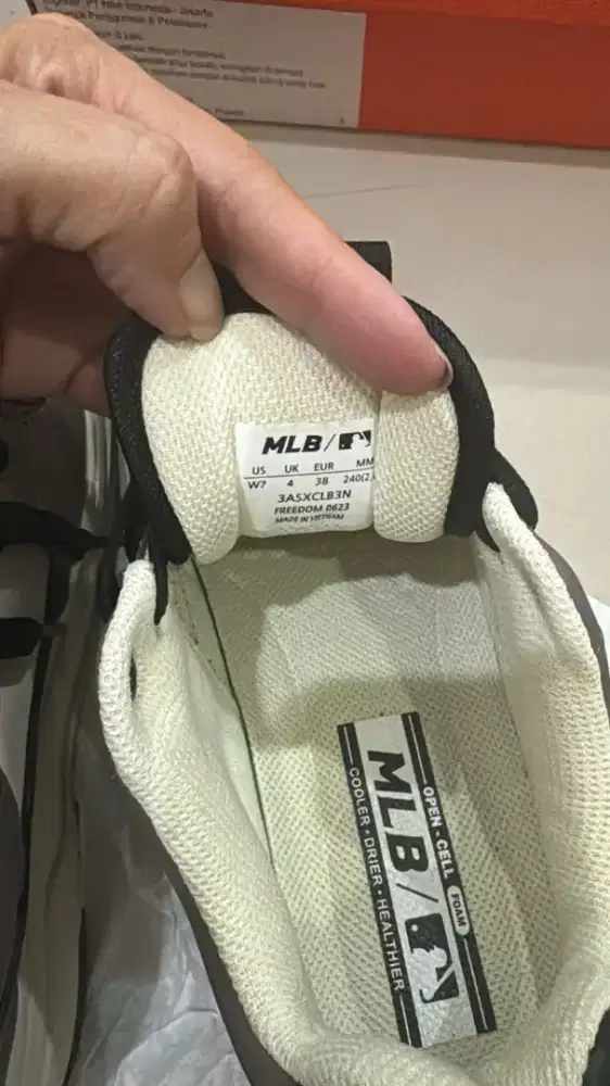 Sepatu MLB Asli UK 37