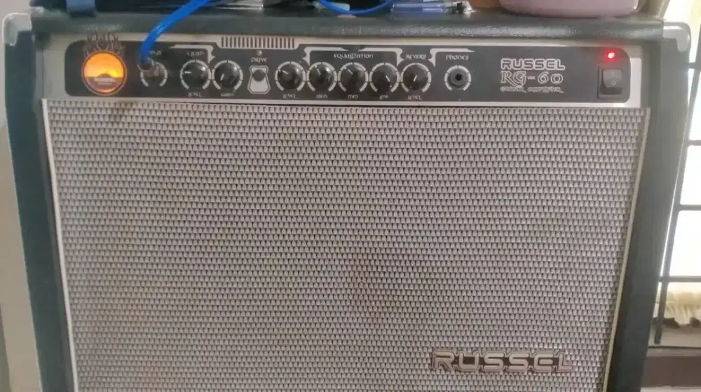 Sound Gitar Amplifier Russel RG 60
