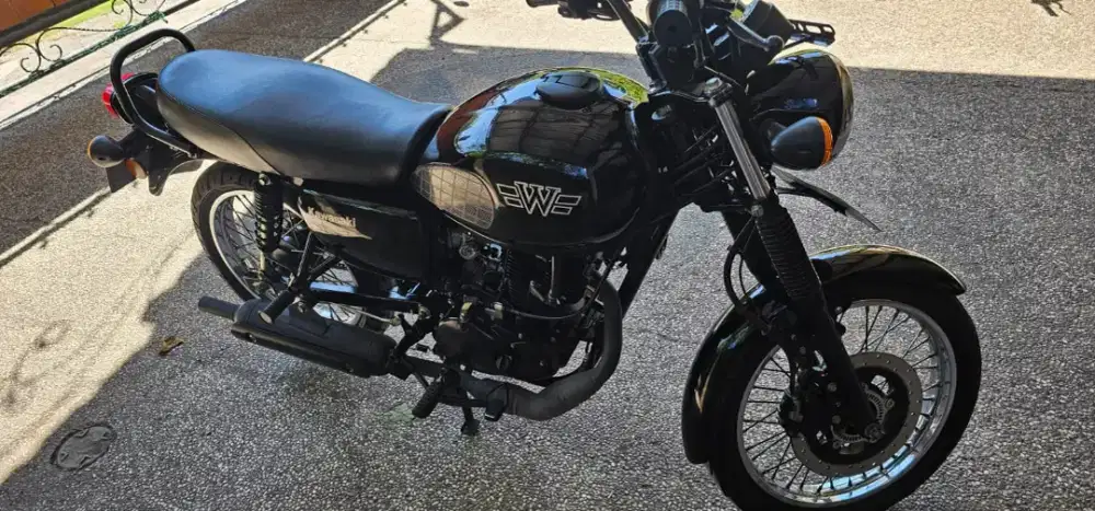 Kawasaki W175 L (injeksi)