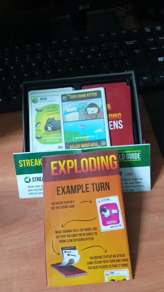 Exploding Kittens Card Game ORIGINAL+Expansion Guide (Like new)