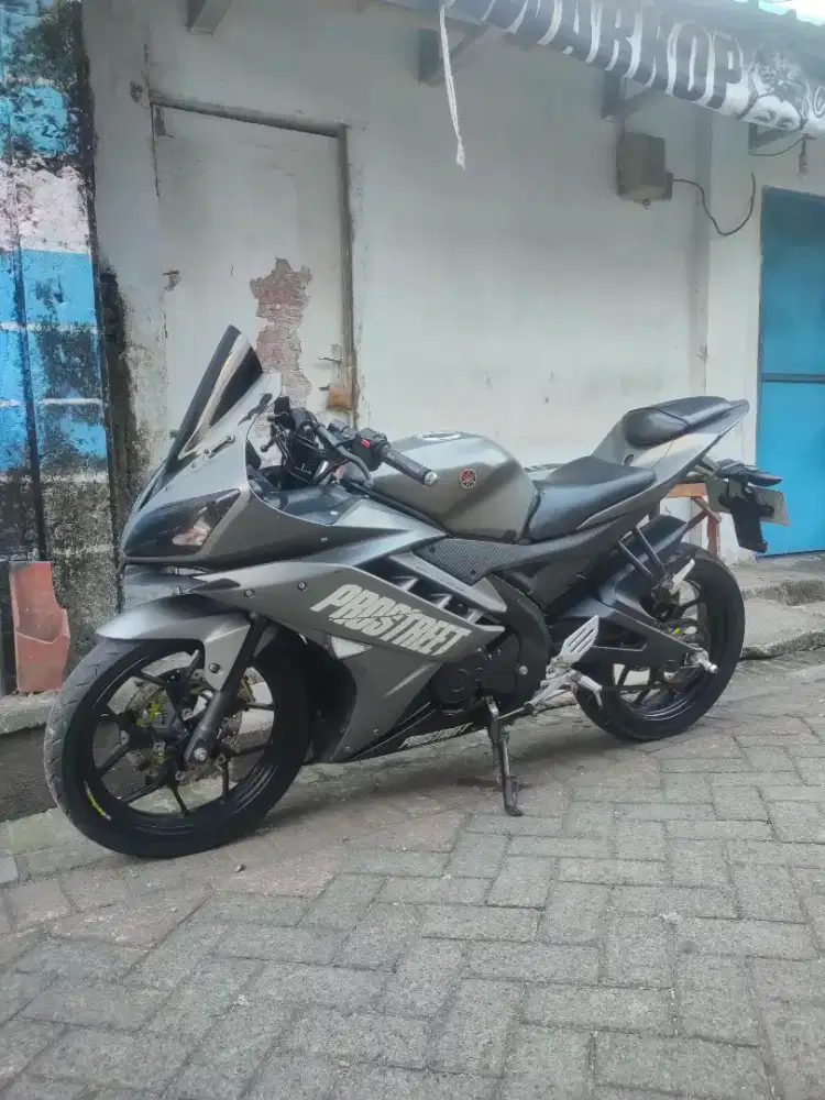 Yamaha R15v2 wilaya Surabaya