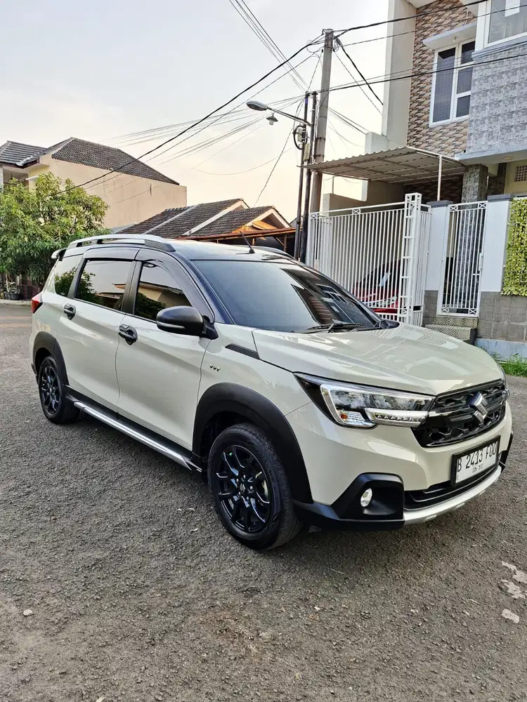 SUZUKI Xl 7 ALPHA Hybrid 2025 km 8 ribu
