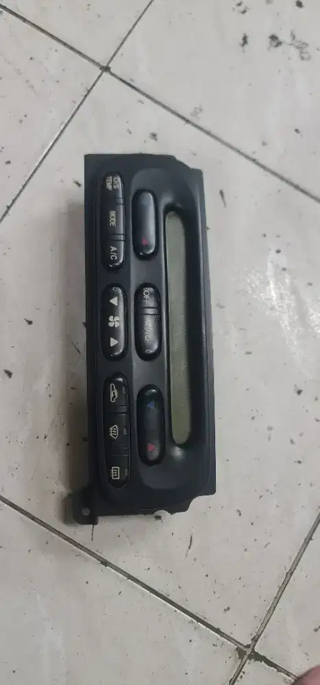 Holden Commodore VT VX HSV Calais Black Dual Zone Climate Control Face