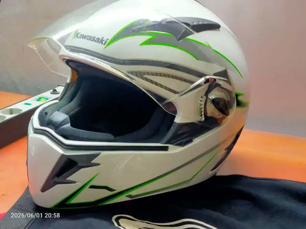 Helm Motor Fullface KYT