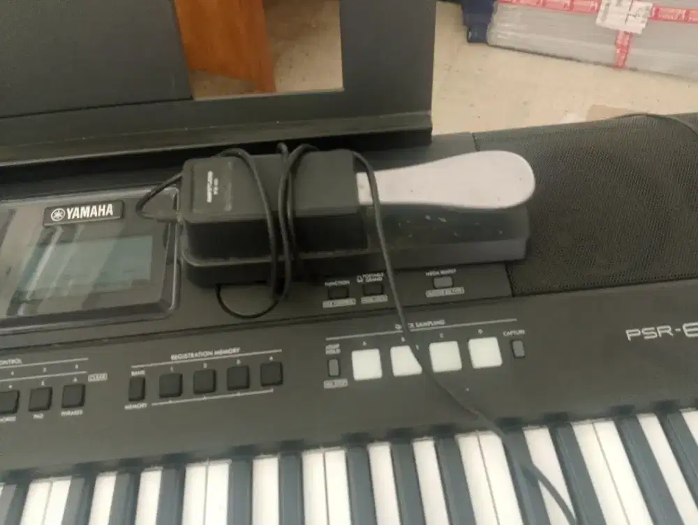 Yamaha PSR E473