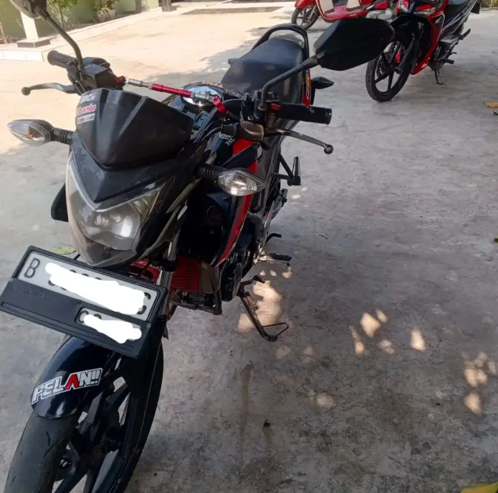 Honda cb 150r 2015 lengkap mesin halus jrg keluar