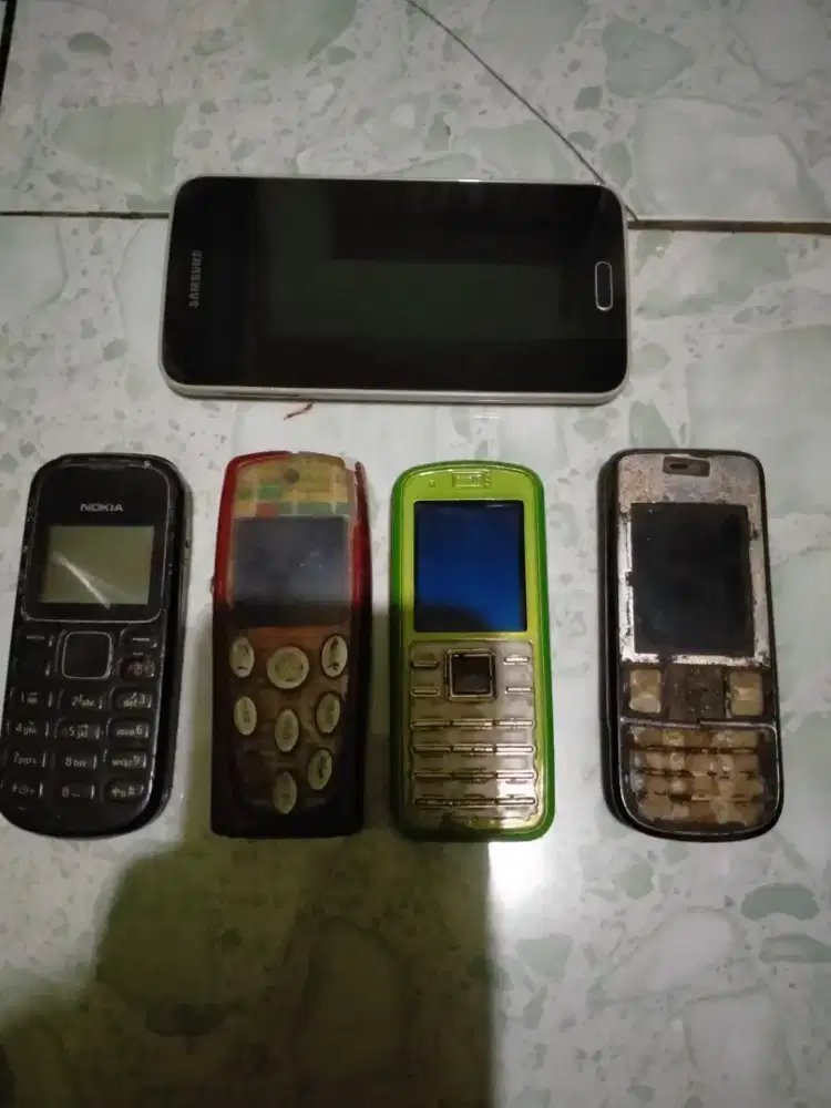 Hp Nokia jadul and Samsung S1.