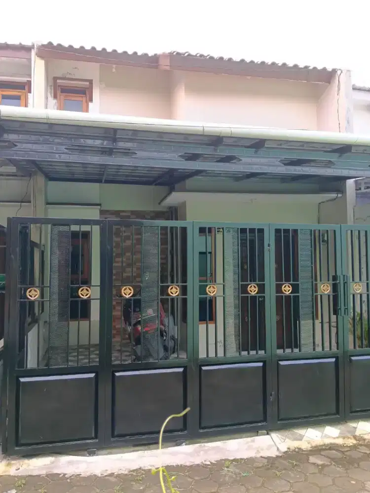 Rumah 2 Lantai dekat Stasiun Kereta