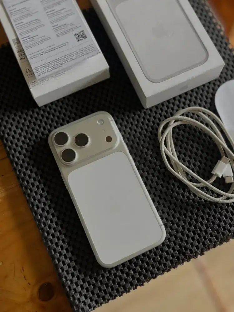 Iphone 17 pro 256gb silver