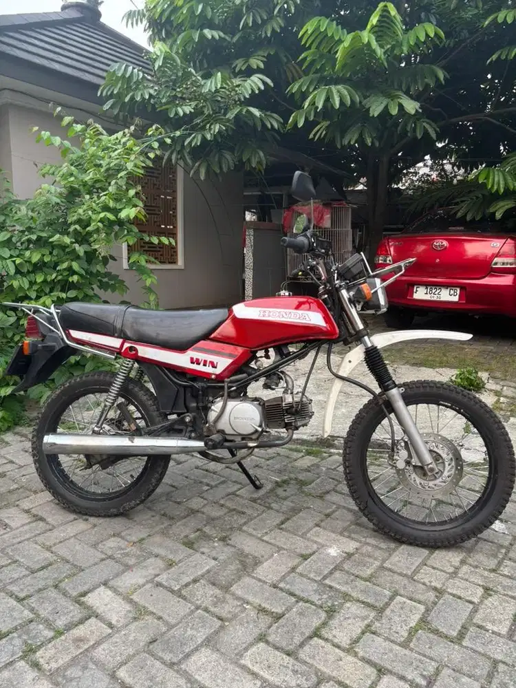 Honda win 100 Asli Merah