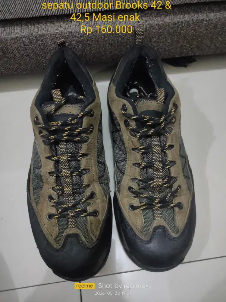 Sepatu outdoor seken