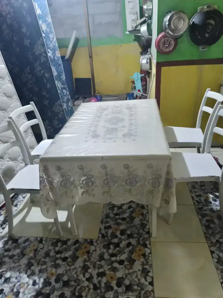 Dijual meja makan minimalis