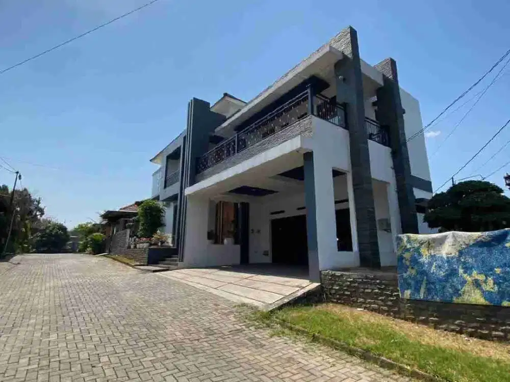 Rumah Bagus 2 Lt di Perum Graha Permara Surya Mijen