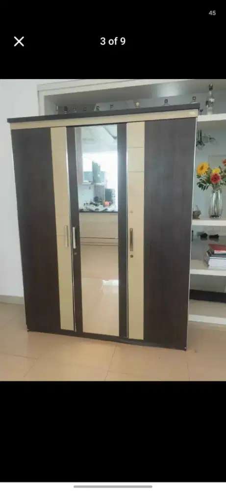 Dijual lemari 3 pintu besar