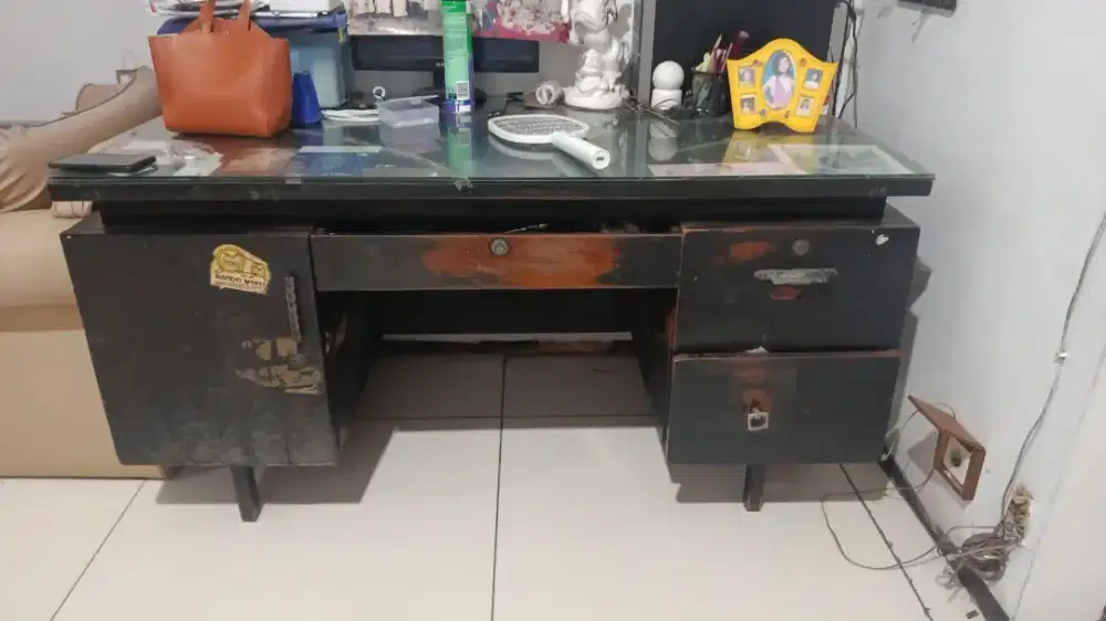 Meja Kerja Kayu Jati Asli Siap Pakai dan Nasih Bagus JUAL