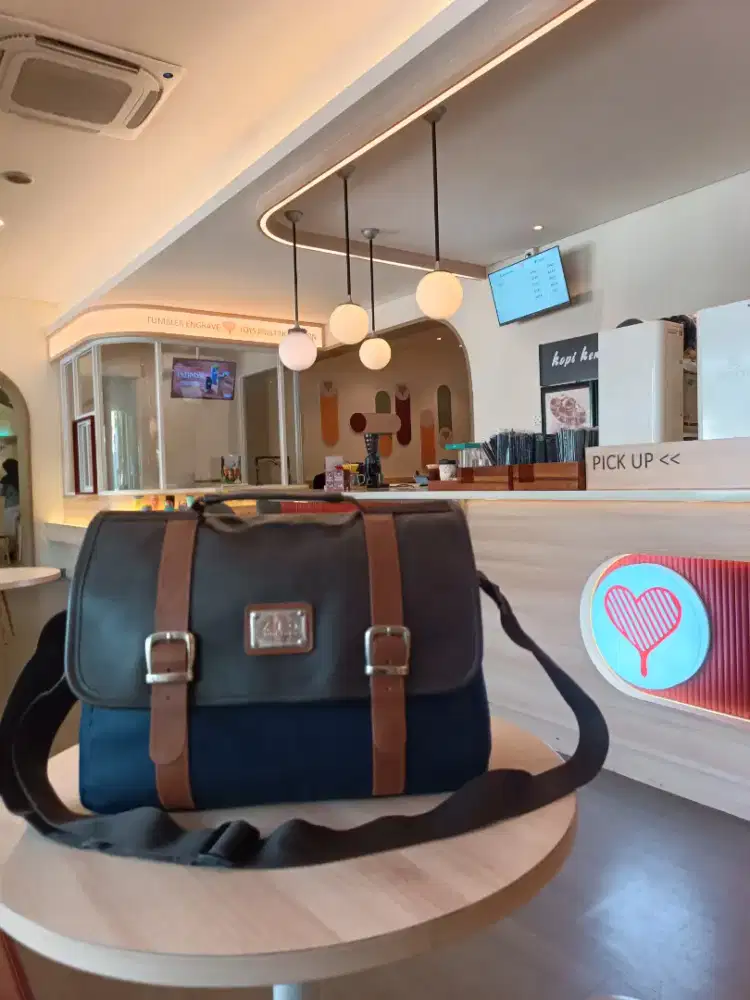 Tas Selempang Pria