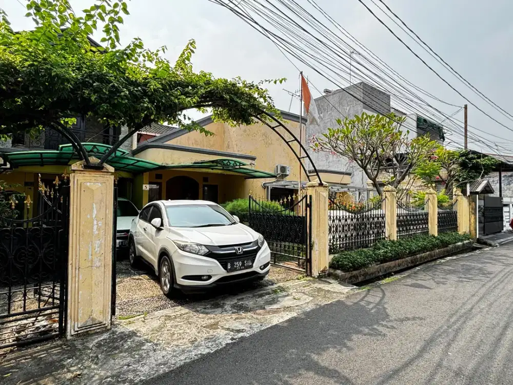 Rumah di Pedati Jakarta Timur 2 Lantai Dekat Ke Bypass DI Panjaitan