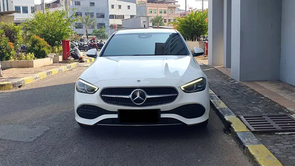 Mercedes Benz Mercy C200 Avantgarde Line W206 Facelift 2022 Like New