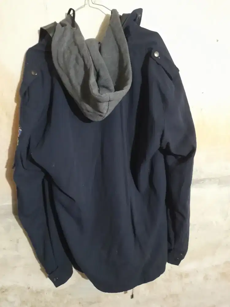 Jaket bgsr hoodie ukuran L bisa bolak balik