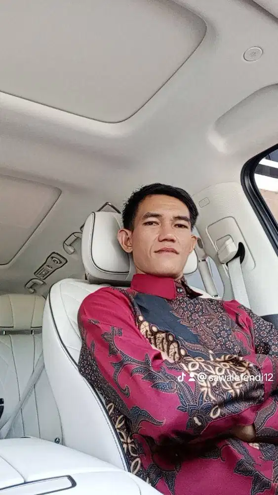 Saya ingin mencari keejaan supir pribadi