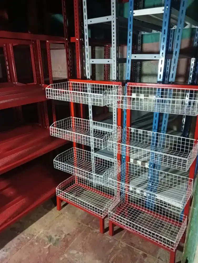 Jual rak besi semuanya usaha ga JD buka