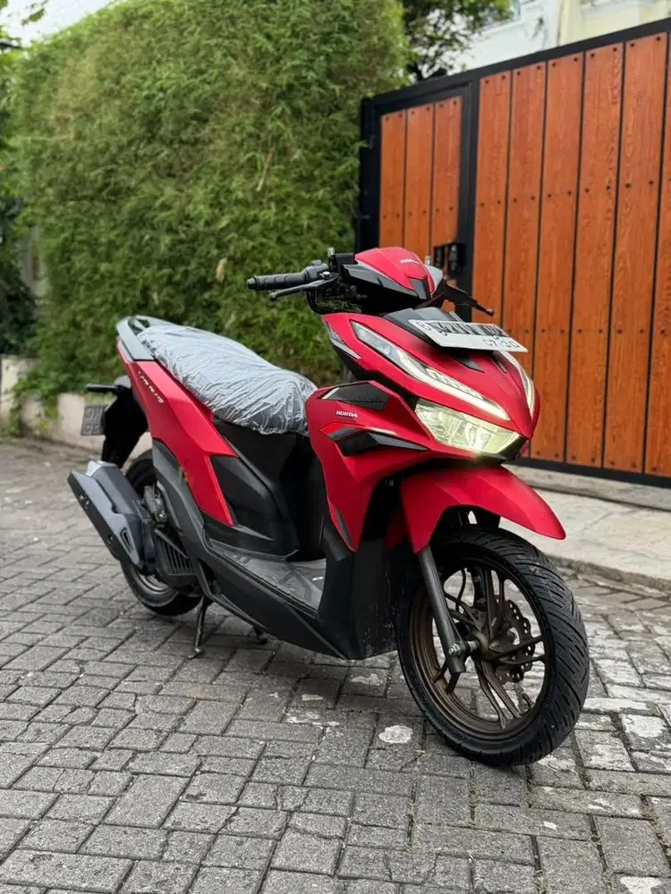 KM 550 KILO!! HONDA VARIO 125 CBS ISS KEYLESS 2025 PAJAK 07-2026