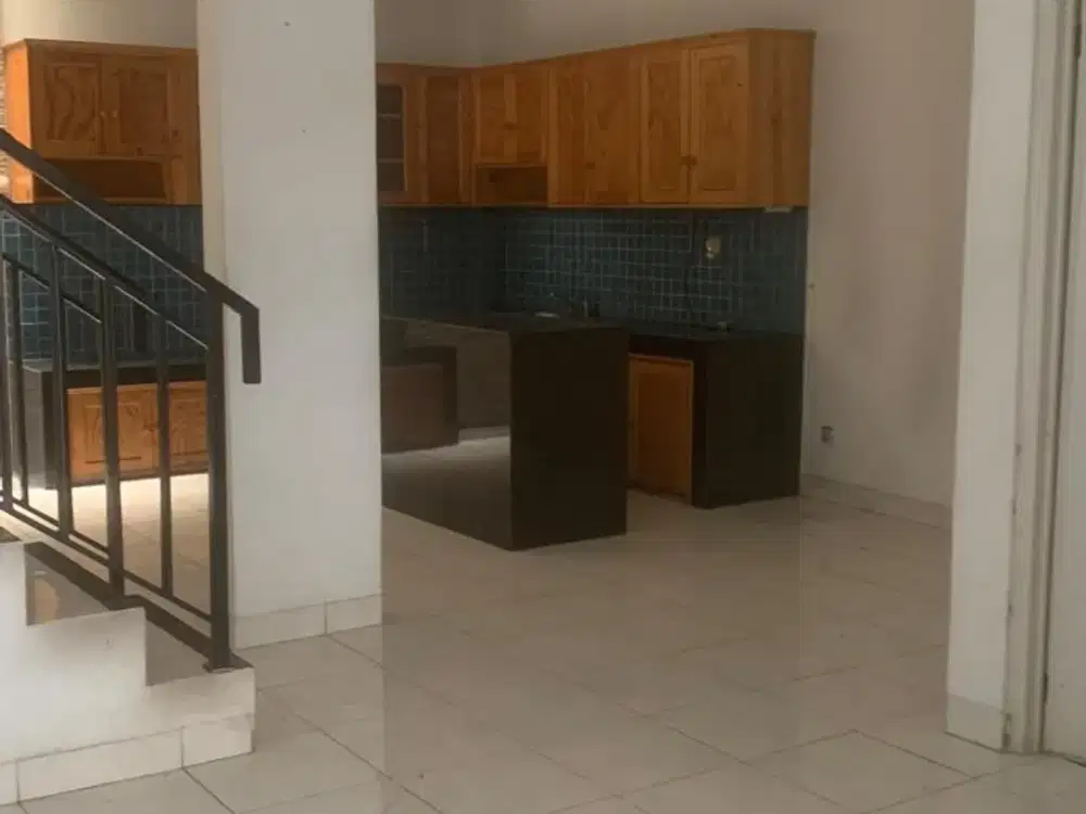 DIJUAL RUMAH 2 LANTAI SIAP HUNI DI TAMAN PALEM LESTARI