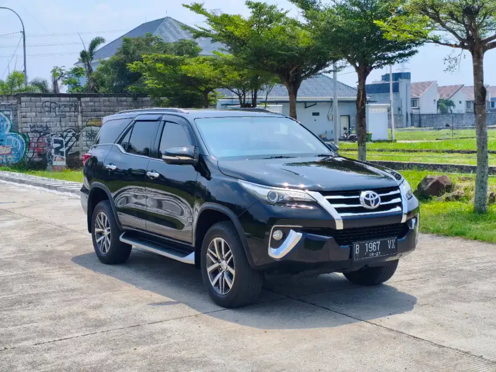Fortuner VRZ Diesel Matic 2017 Warna Hitam