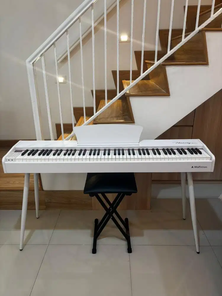 Dijual Digital Piano Wolfstrom SE-1100 Hammer Action Mulus 99% Putih