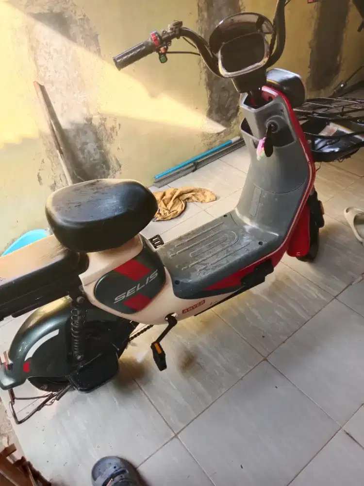 sepeda listrik merk selis