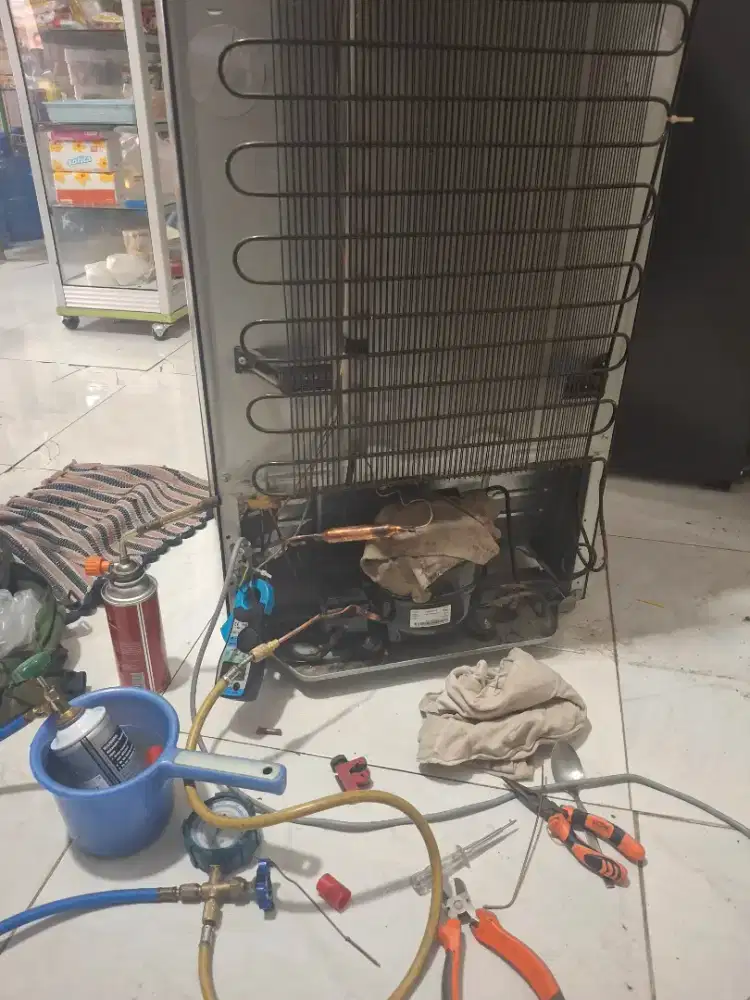 Service kulkas Dijamin dingin