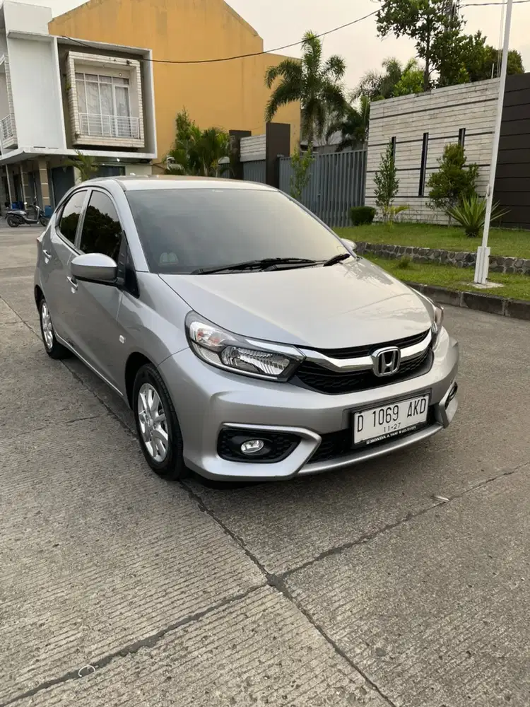 km 11rb dp 10jt Brio E AT 2022 Honda