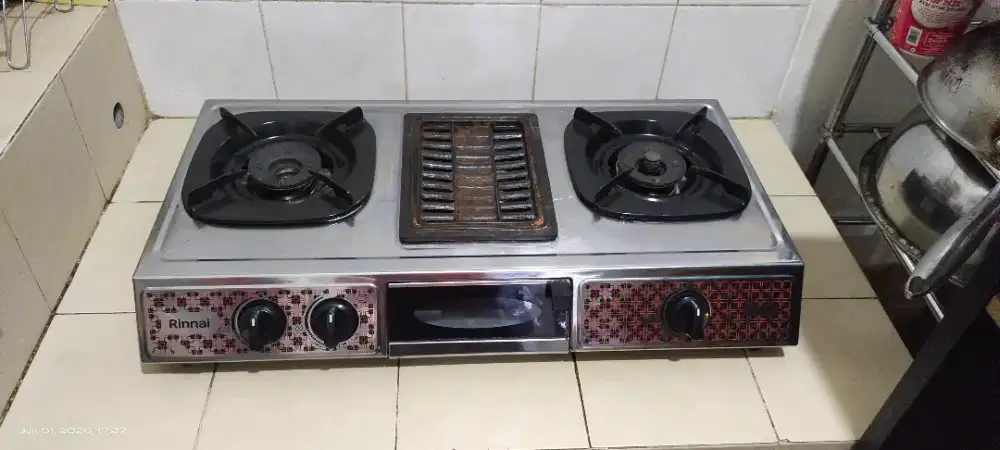 Kompor Rinnai RI-524A 2 Tungku + 1 Tungku Grill Pan