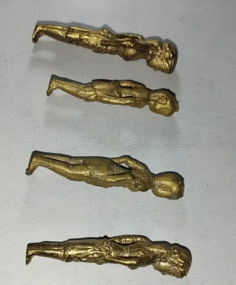 miniatur patung antik