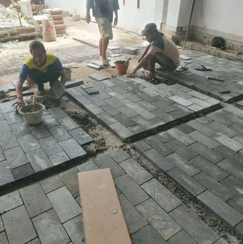 Tukang bangunan borongan