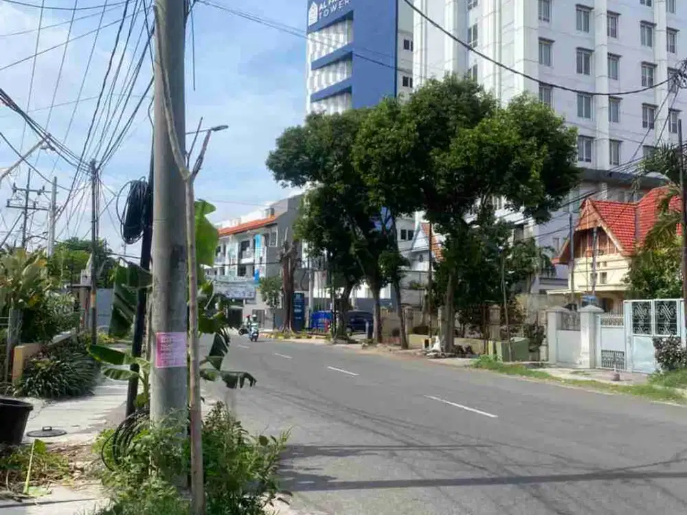 Tempat Usaha di jalan raya Darmokali No. 1