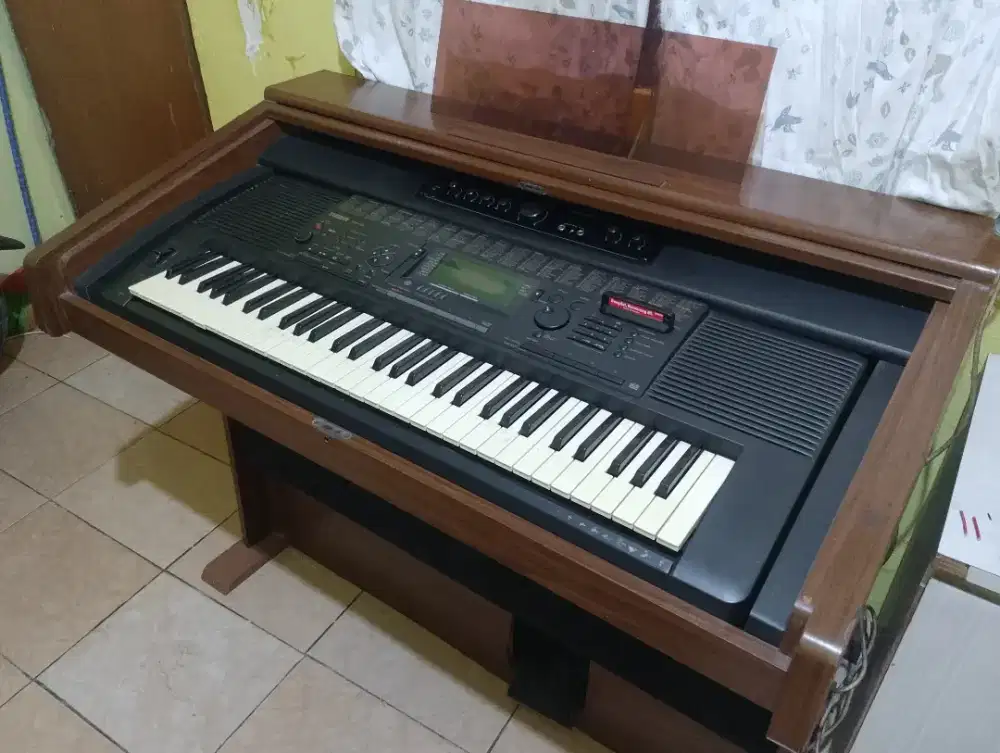 YAMAHA PSR-520 +Meja Sound Karaoke