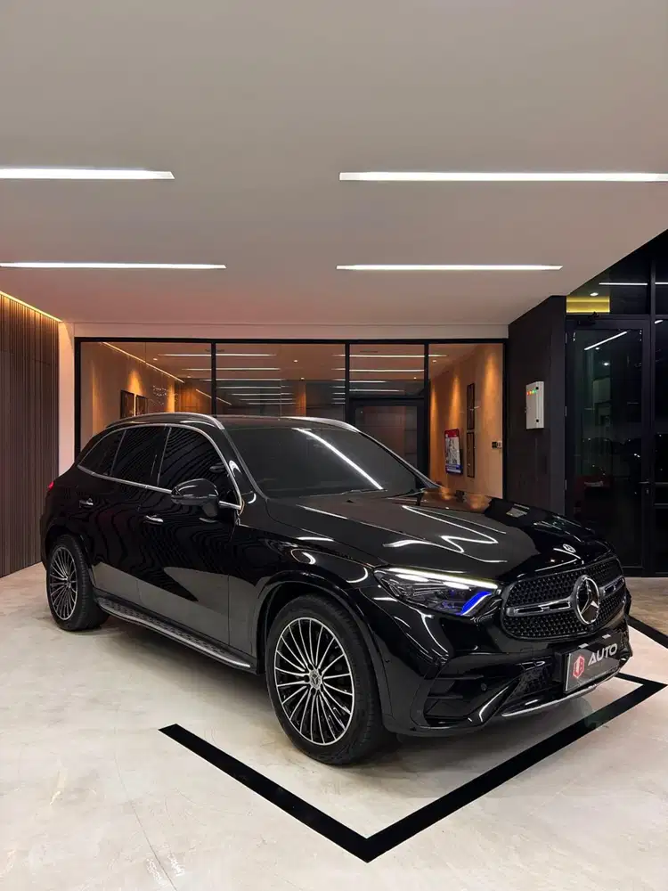 Mercedes Benz GLC300 AT 2025 Hitam Mercy Km2rb Nik 2024 B8DJW