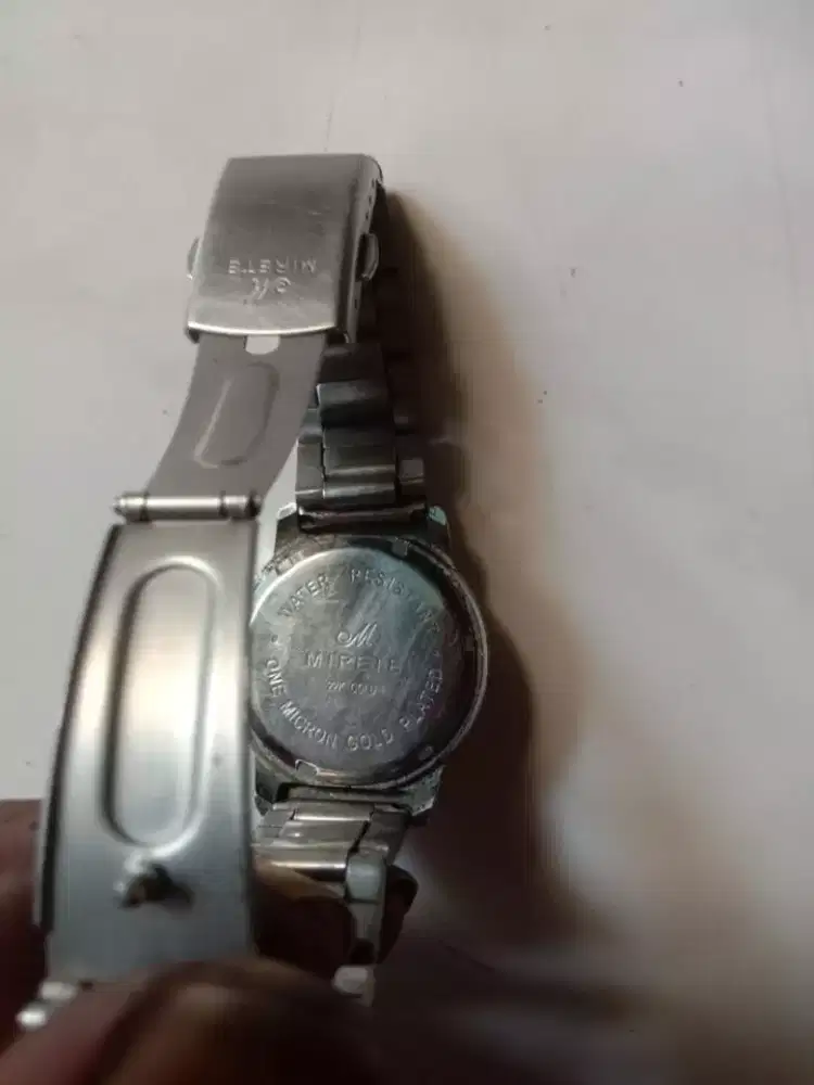 Jam tangan molirete