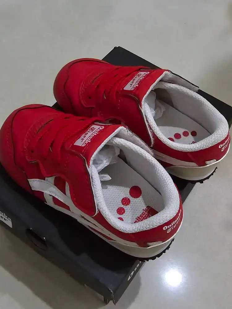 Sepatu ONITSUKA Red