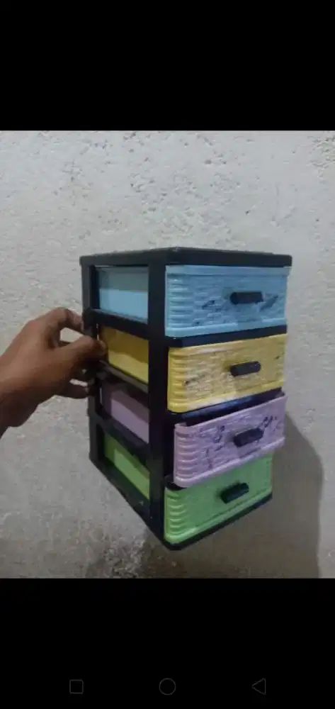 Di jual  lemari laci penyimpanan  wa dan hp yg cepat dia dapat
