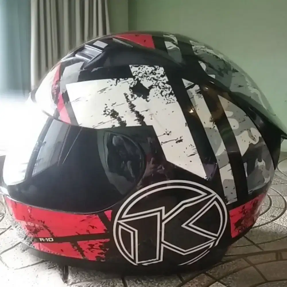 Helm KYT R10 series 3