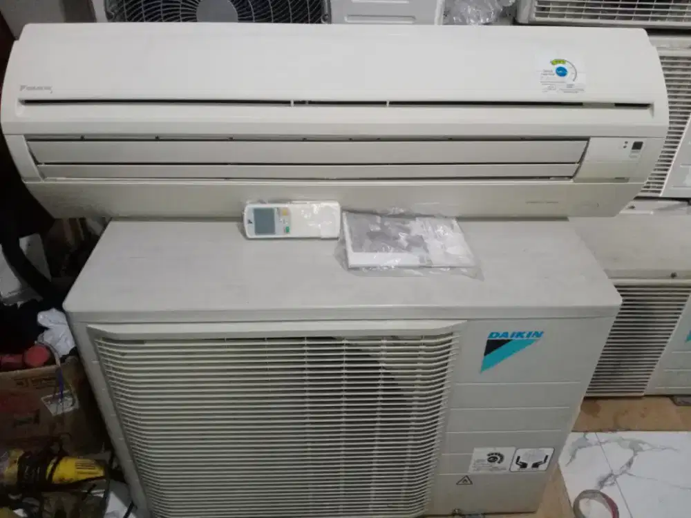Redi AC Daikin dan Midea 2 pk