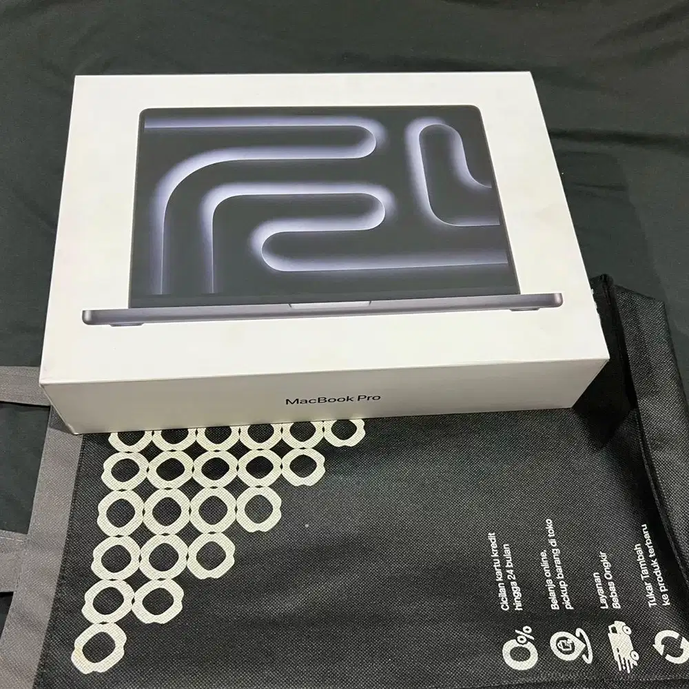 macbook pro M5 16/1tb new ibox garansi 1th segel greenpeal